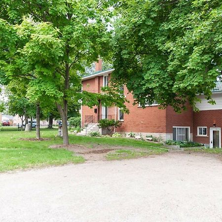 Entire 2 Bedroom Apartment Uptown Waterloo - E1 Exterior photo